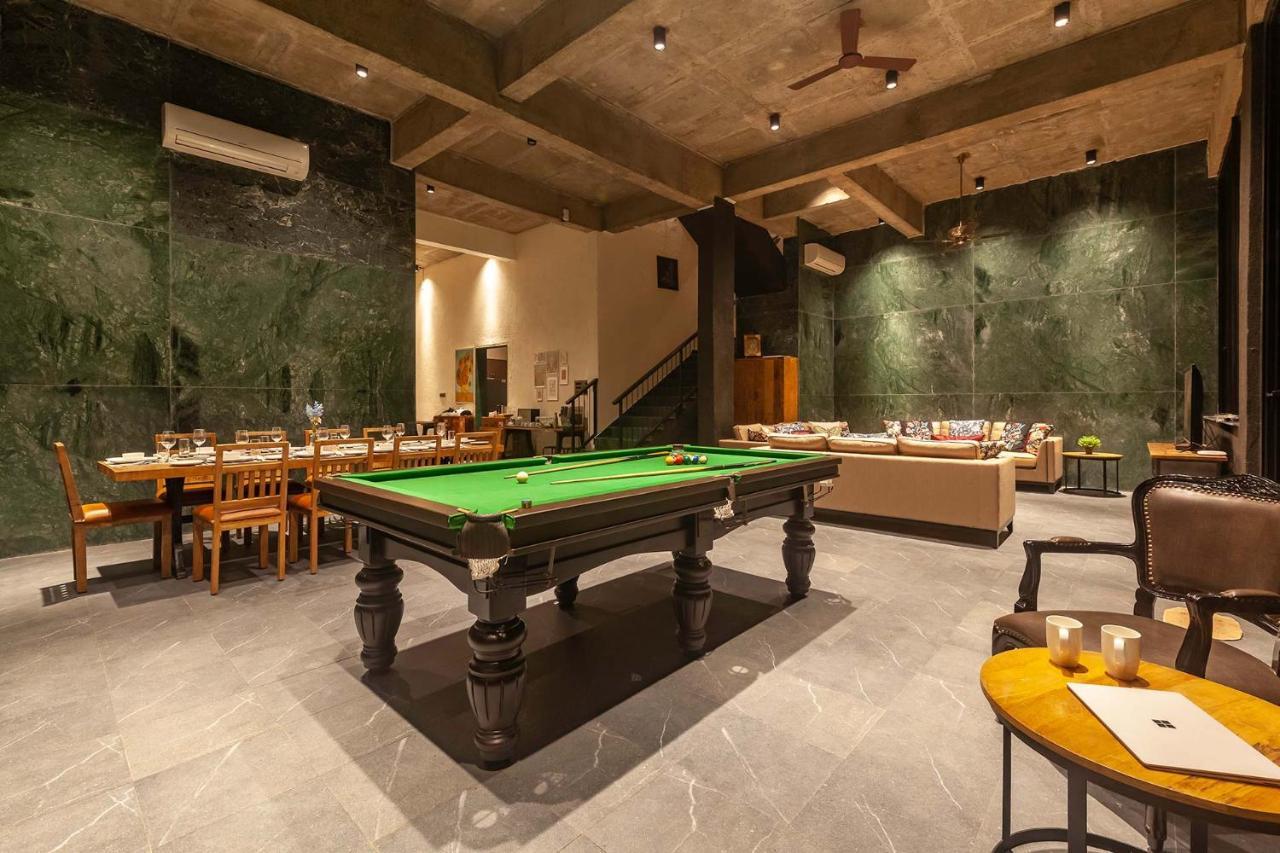 Sunset Boulevard by Stayvista: Lakeside Pet-Friendly Villa with Pool Karjat Exterior photo