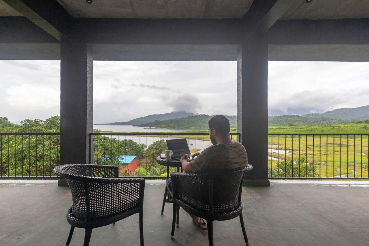 Sunset Boulevard by Stayvista: Lakeside Pet-Friendly Villa with Pool Karjat Exterior photo