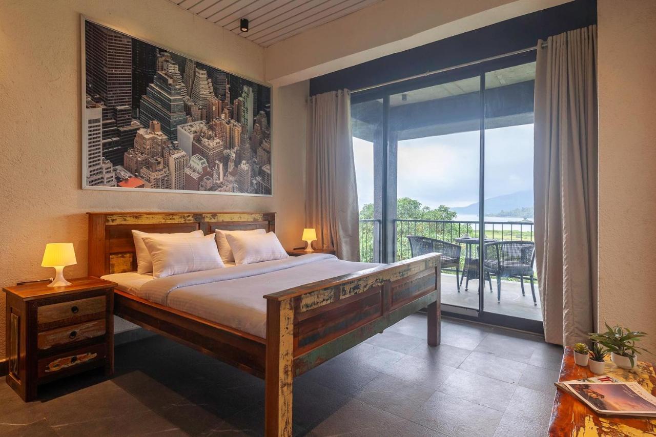 Sunset Boulevard by Stayvista: Lakeside Pet-Friendly Villa with Pool Karjat Exterior photo